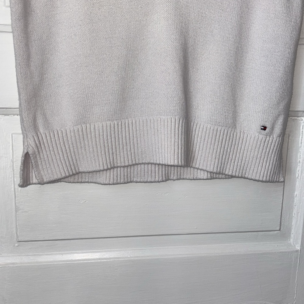 TOMMY HILFIGER V NECK SWEATER VEST - Picture 5 of 10